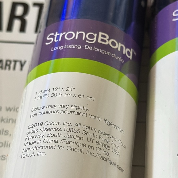 Cricut Strong Bond Everyday Iron-On 12” X 24” Royal Blue & Black - Picture 4 of 4